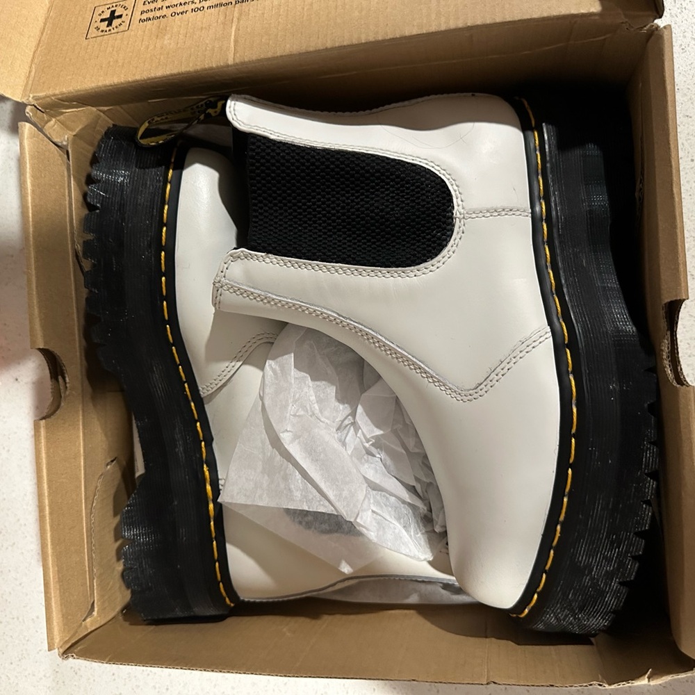 Doc Marten Chelsea Boot